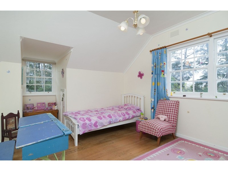 77 Cambridge Road, Mooroolbark VIC 3138