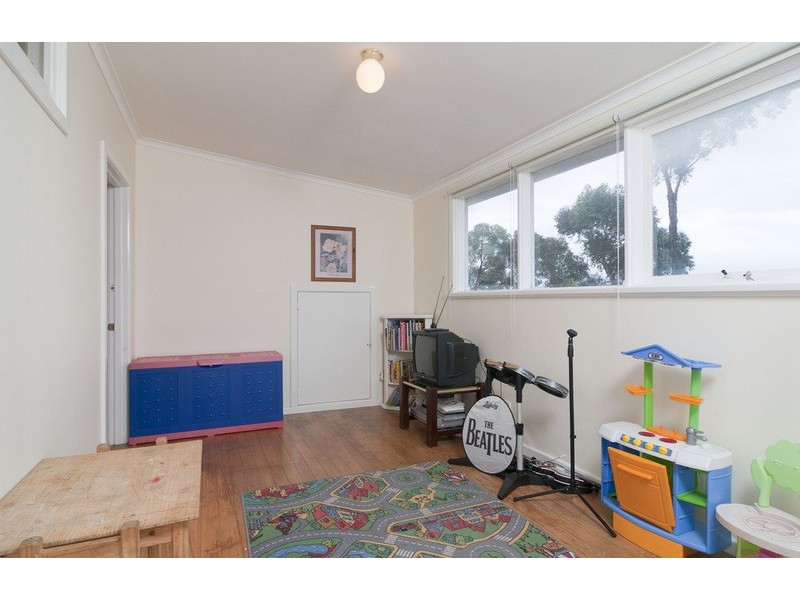 77 Cambridge Road, Mooroolbark VIC 3138