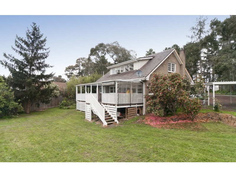 77 Cambridge Road, Mooroolbark VIC 3138