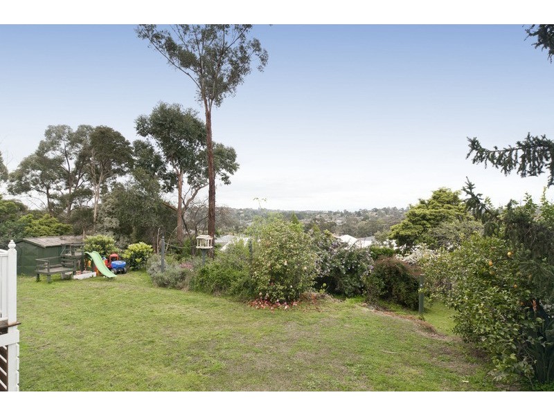 77 Cambridge Road, Mooroolbark VIC 3138