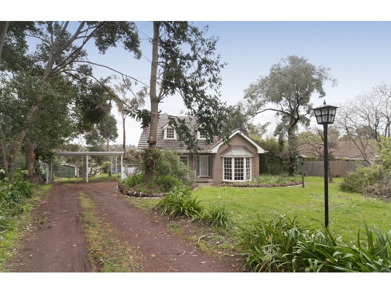 77 Cambridge Road, Mooroolbark VIC 3138