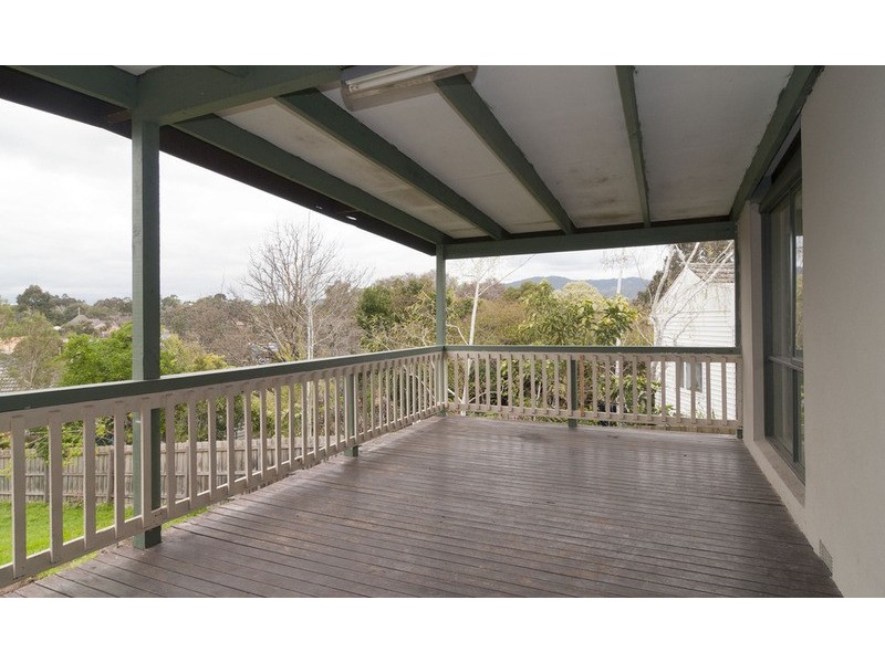 1/12 Central Avenue, Mooroolbark VIC 3138