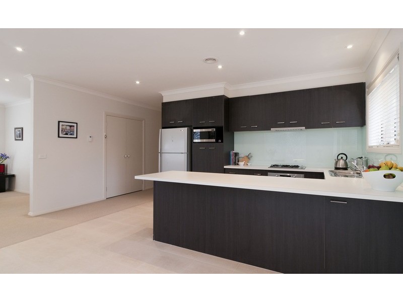 2/25 Masefield Avenue, Mooroolbark VIC 3138