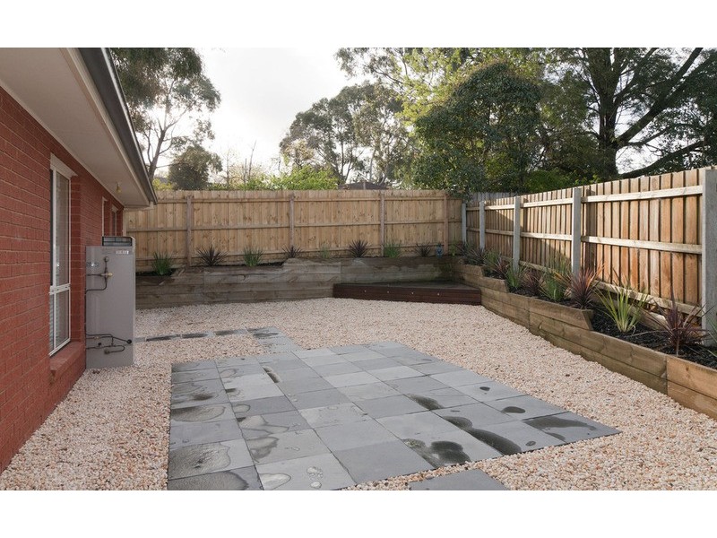 2/25 Masefield Avenue, Mooroolbark VIC 3138