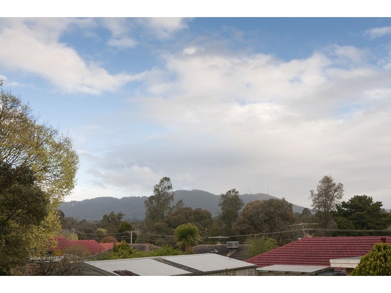 2/25 Masefield Avenue, Mooroolbark VIC 3138