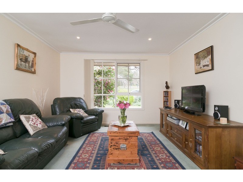 19 Jacaranda Avenue, Kilsyth VIC 3137