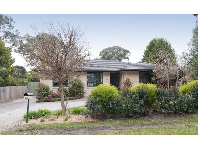 19 Jacaranda Avenue, Kilsyth VIC 3137