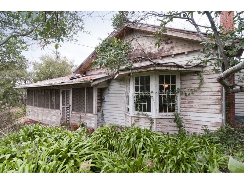 38 Eastfield Road, Croydon South VIC 3136