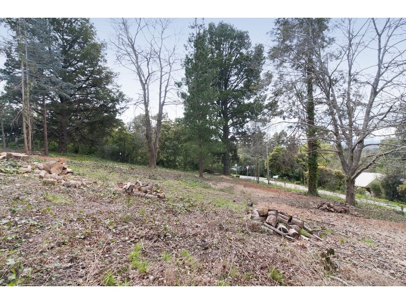 42 Eastfield Road, Croydon South VIC 3136