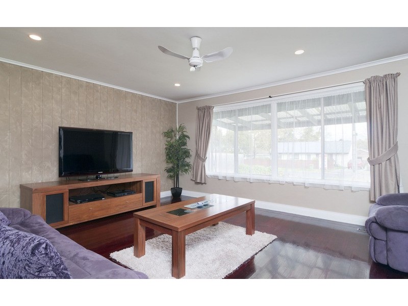 54 Blackburn Road, Mooroolbark VIC 3138