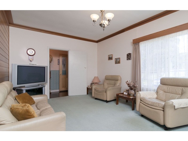 9 Karingal Street, Croydon North VIC 3136