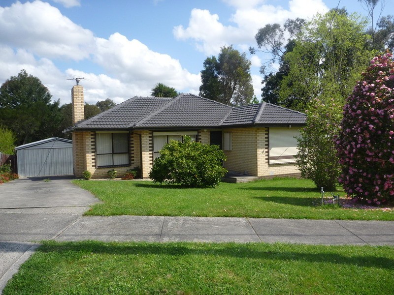 11 Macmillan Street, Mooroolbark VIC 3138
