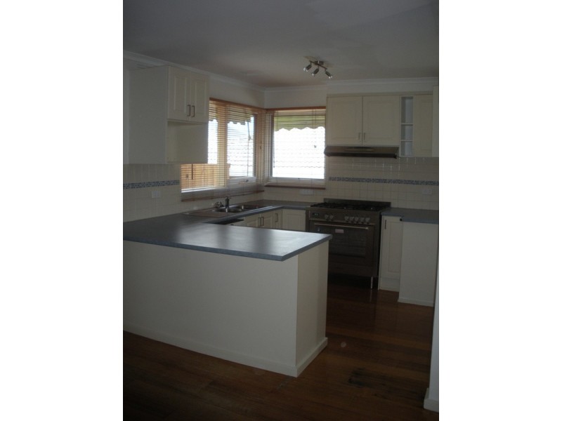 9 Aintree Street, Mooroolbark VIC 3138