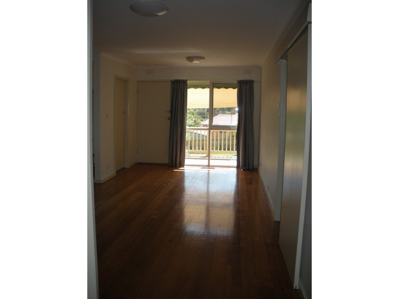 9 Aintree Street, Mooroolbark VIC 3138