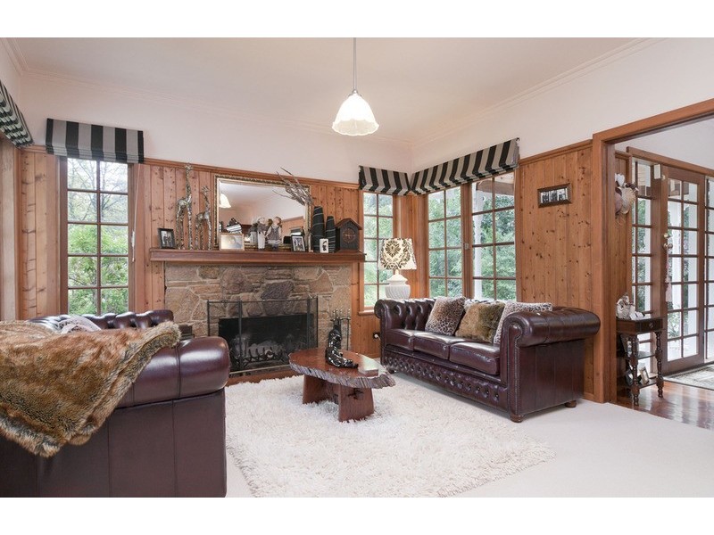 18 Pine Road, Mooroolbark VIC 3138