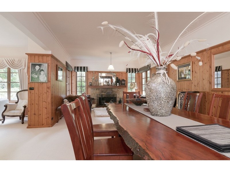 18 Pine Road, Mooroolbark VIC 3138