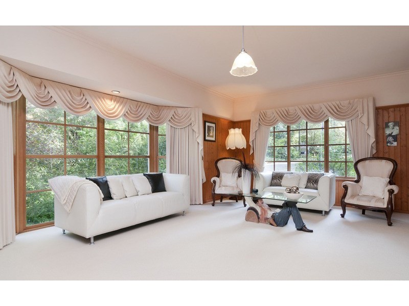 18 Pine Road, Mooroolbark VIC 3138