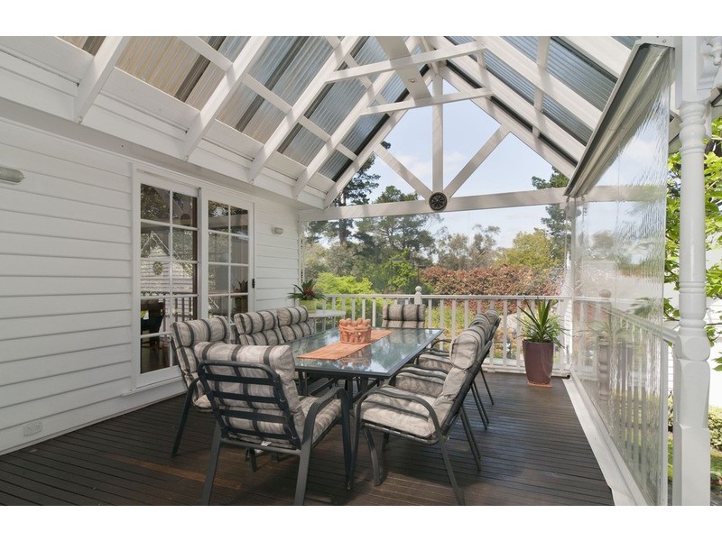 18 Pine Road, Mooroolbark VIC 3138