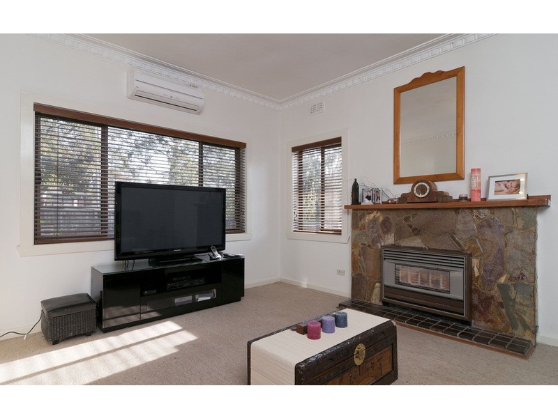 1/19 Laird Street, Croydon VIC 3136