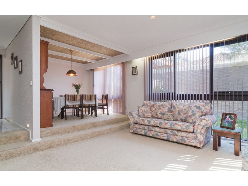 11 Barina Avenue, Mooroolbark VIC 3138