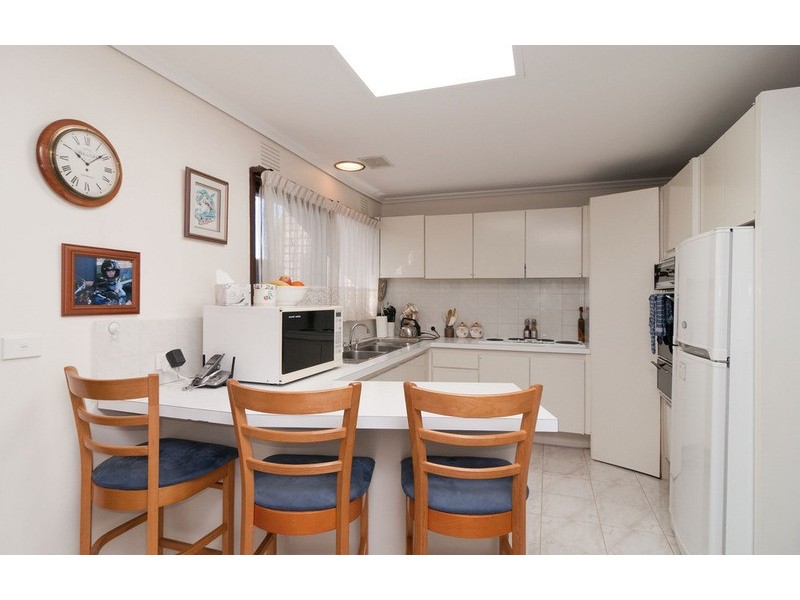 11 Barina Avenue, Mooroolbark VIC 3138