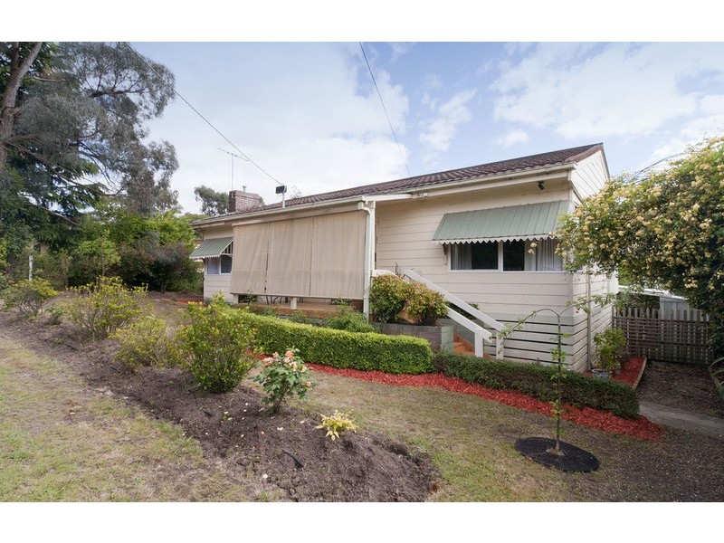21 Alford Avenue, Mooroolbark VIC 3138