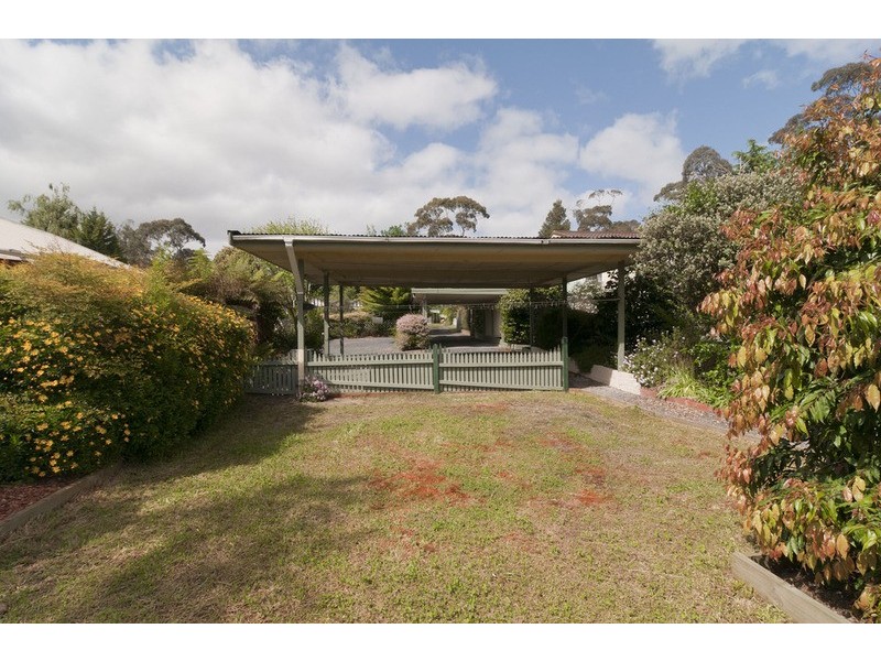 21 Alford Avenue, Mooroolbark VIC 3138