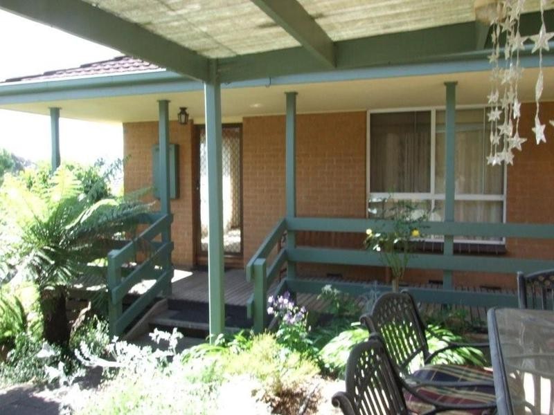 Rear/21 Marlow Street, Mooroolbark VIC 3138