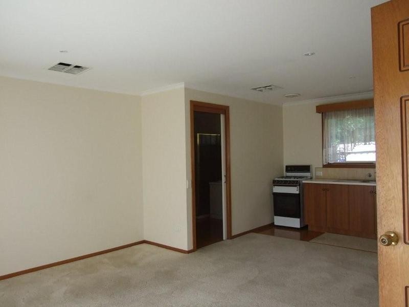 Rear/21 Marlow Street, Mooroolbark VIC 3138