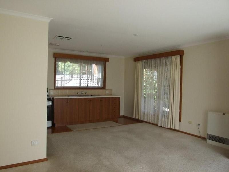 Rear/21 Marlow Street, Mooroolbark VIC 3138