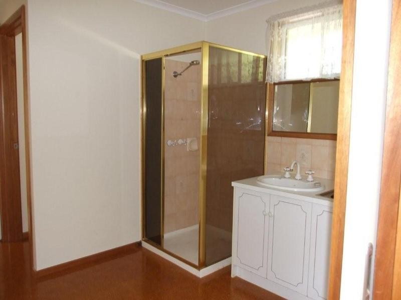 Rear/21 Marlow Street, Mooroolbark VIC 3138