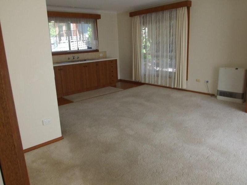 Rear/21 Marlow Street, Mooroolbark VIC 3138