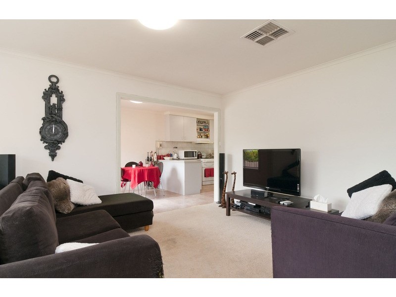 18 Blackburn Road, Mooroolbark VIC 3138