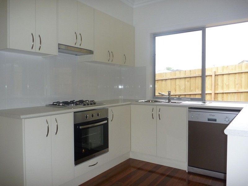 2/30 Andrew Street, Mooroolbark VIC 3138