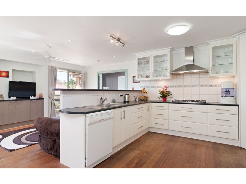 3 Nuraylia Avenue, Croydon VIC 3136