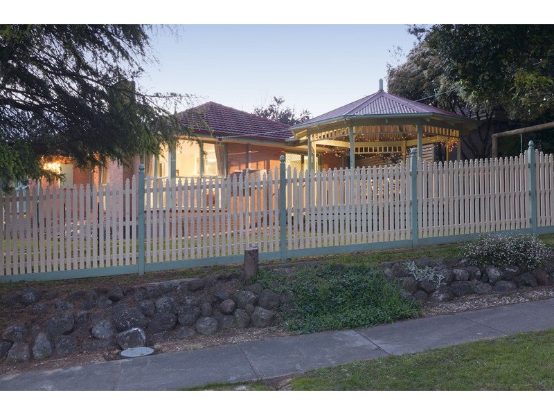 3 Nuraylia Avenue, Croydon VIC 3136
