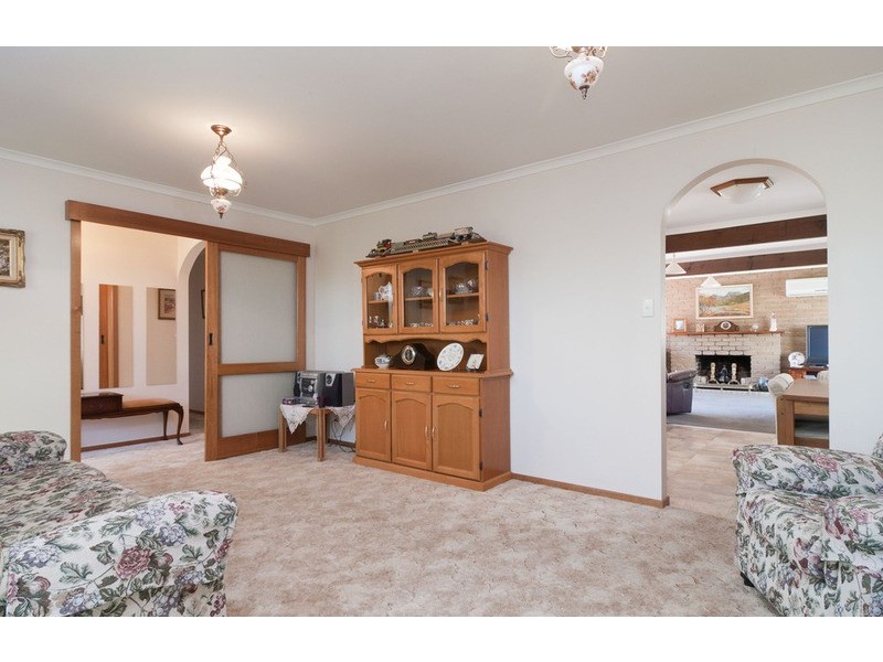 10 Rachael Drive, Mooroolbark VIC 3138