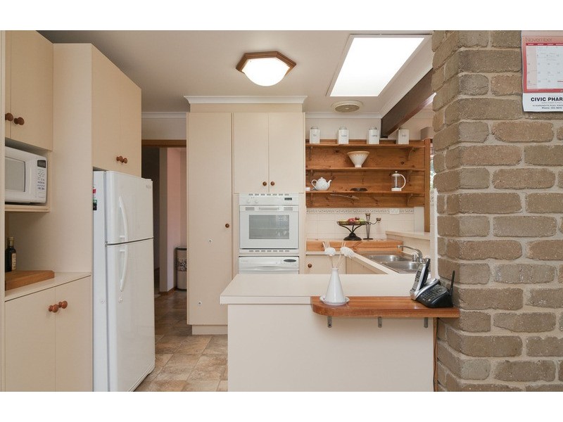 10 Rachael Drive, Mooroolbark VIC 3138