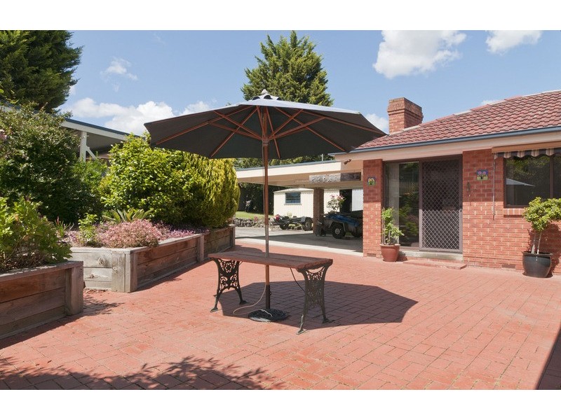 10 Rachael Drive, Mooroolbark VIC 3138