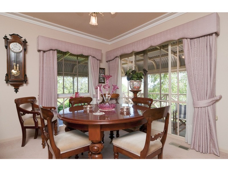 17 Great Oak Court, Mooroolbark VIC 3138