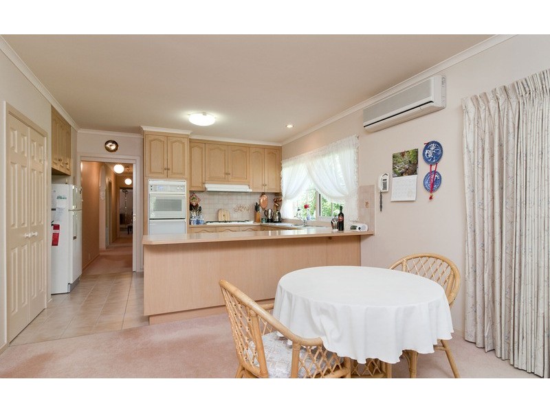 17 Great Oak Court, Mooroolbark VIC 3138