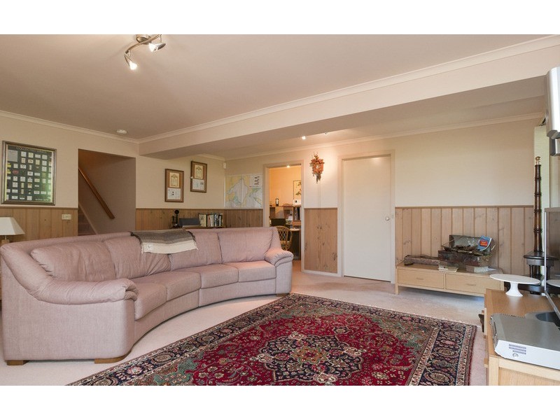 17 Great Oak Court, Mooroolbark VIC 3138