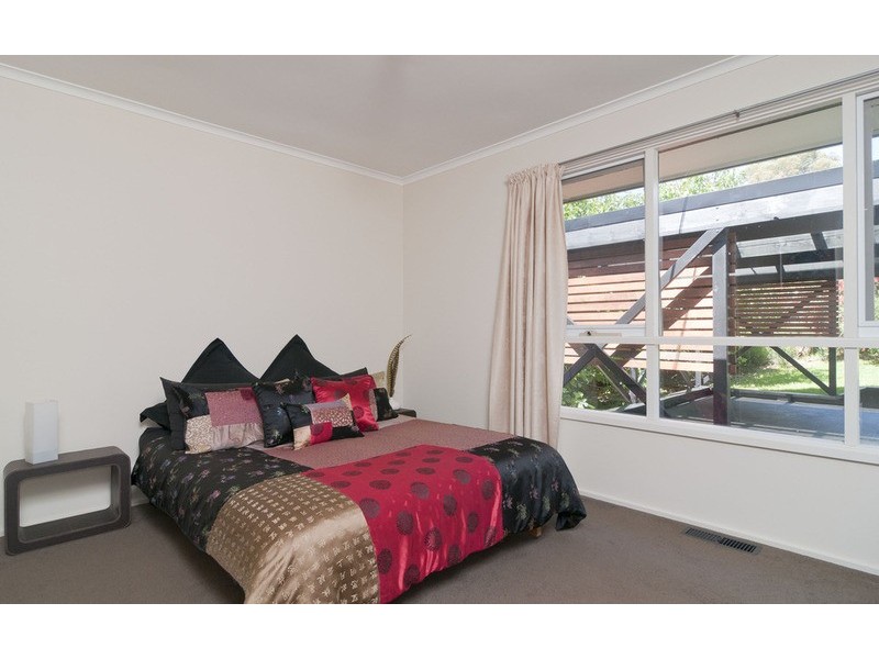 5 Uralla Court, Mooroolbark VIC 3138
