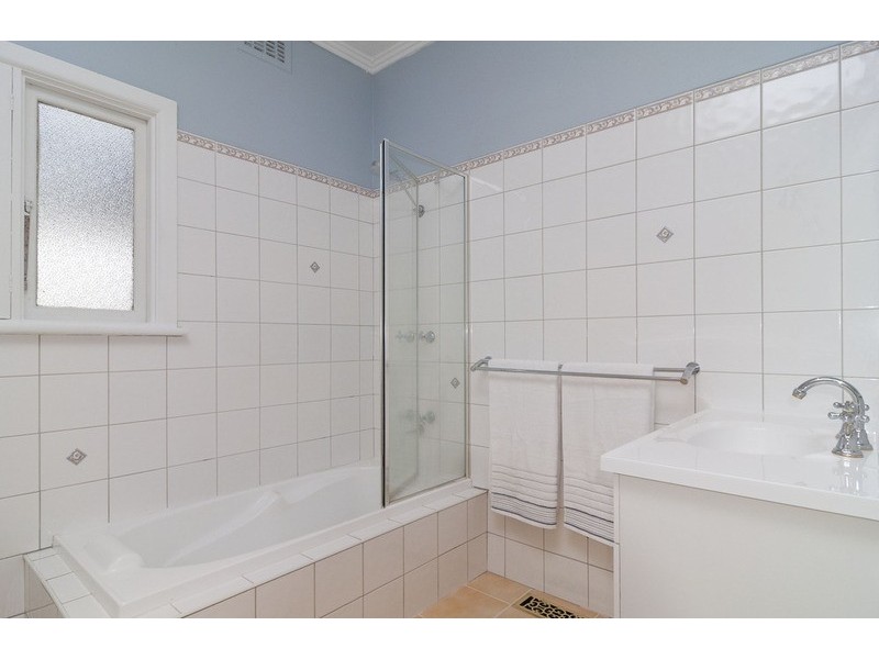 32 Pascoe Avenue, Croydon VIC 3136