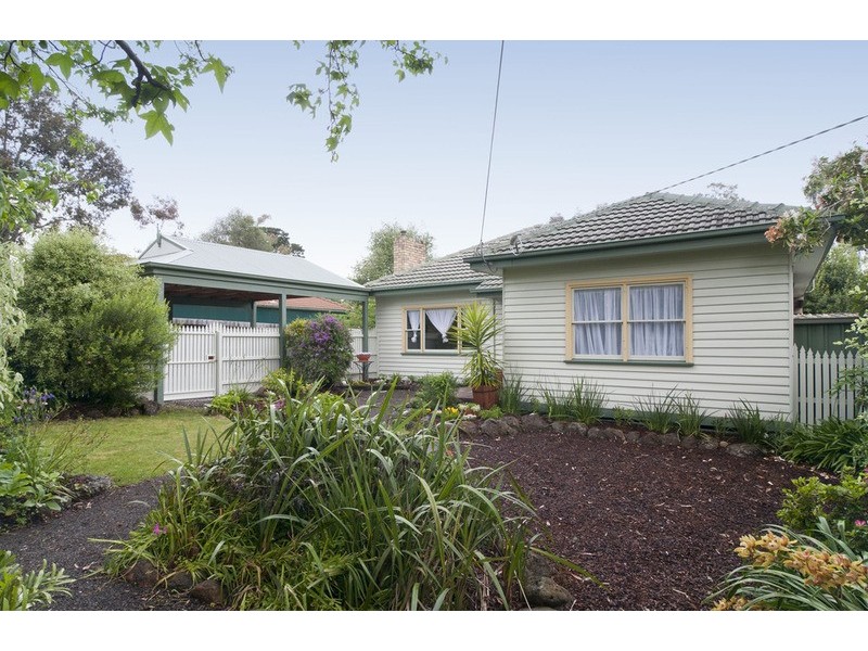 32 Pascoe Avenue, Croydon VIC 3136