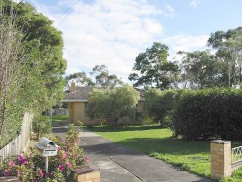 28 Dryden Concourse, Mooroolbark VIC 3138