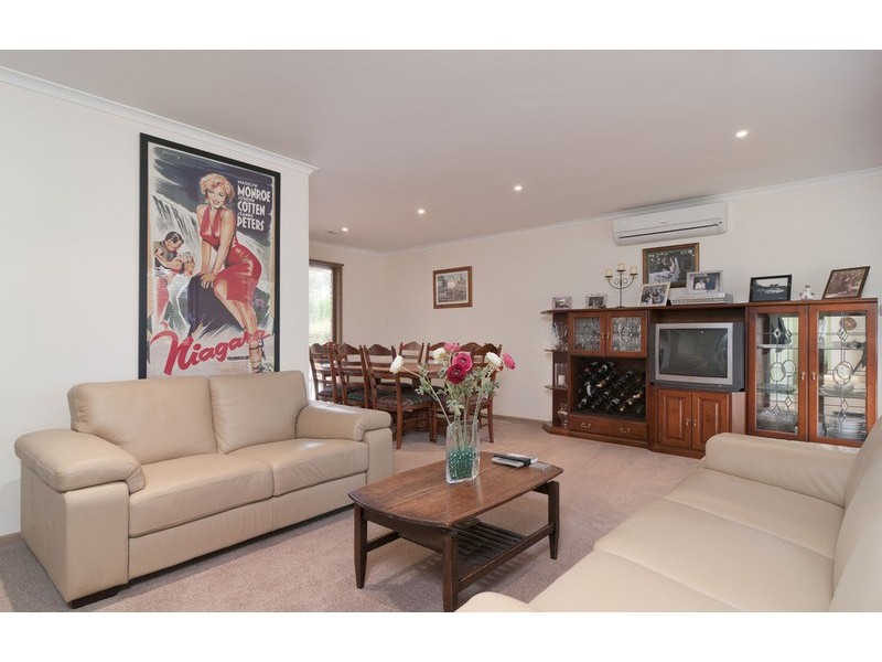 3 Summerhill Park Drive, Mooroolbark VIC 3138