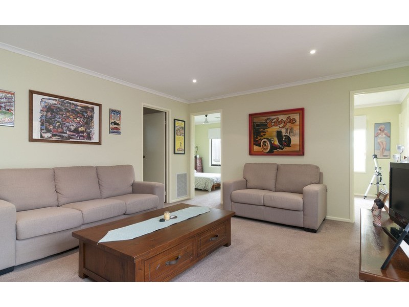 3 Summerhill Park Drive, Mooroolbark VIC 3138