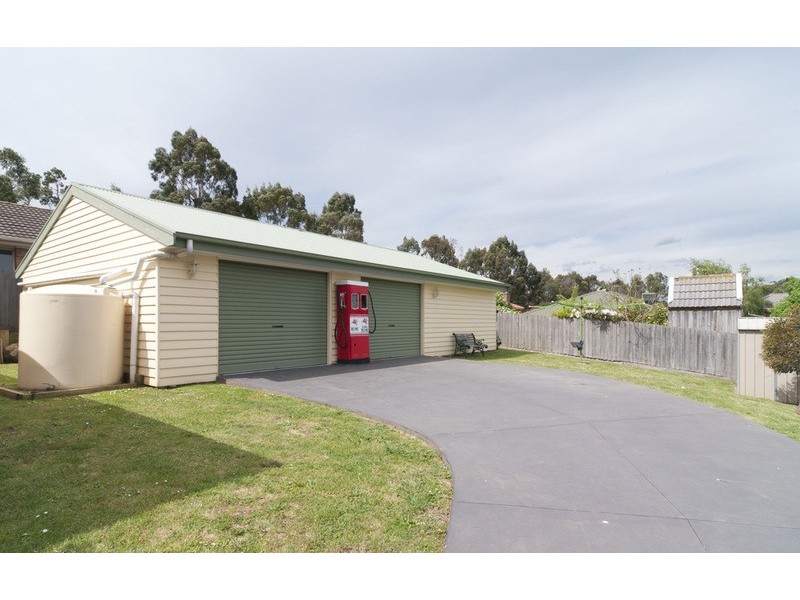 3 Summerhill Park Drive, Mooroolbark VIC 3138