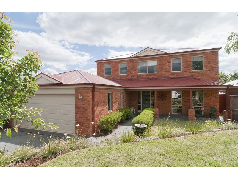 7 Freshfield Avenue, Mooroolbark VIC 3138